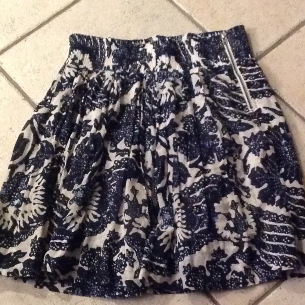 Short skirt